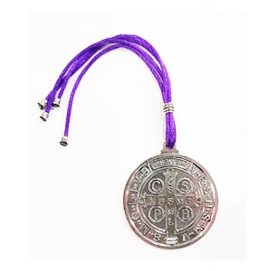 protector hogar medalla san benito