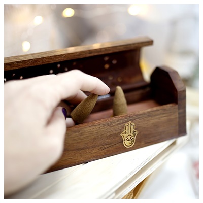 caja de humo madera mano de fÁtima